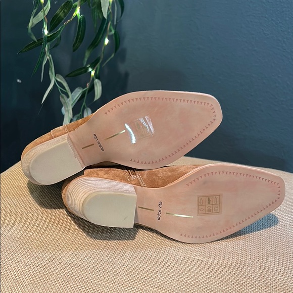 Dolce Vita Tan Ankle Booties with Suede Finish - Picture 4 of 10